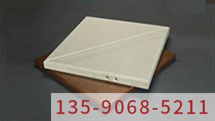 氟碳鋁單板之木紋鋁單板為建筑帶來獨(dú)特的視覺效果和舒適的氛圍